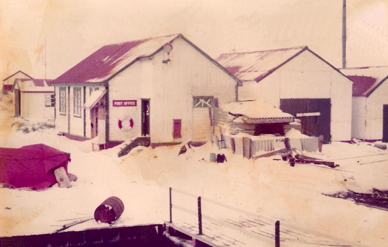 82_F_Gritviken Post office.jpg - Gritviken Post Office 1982